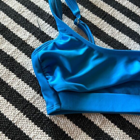 Wild fable Size XS aqua blue Swim suit top - Picture 3 of 6